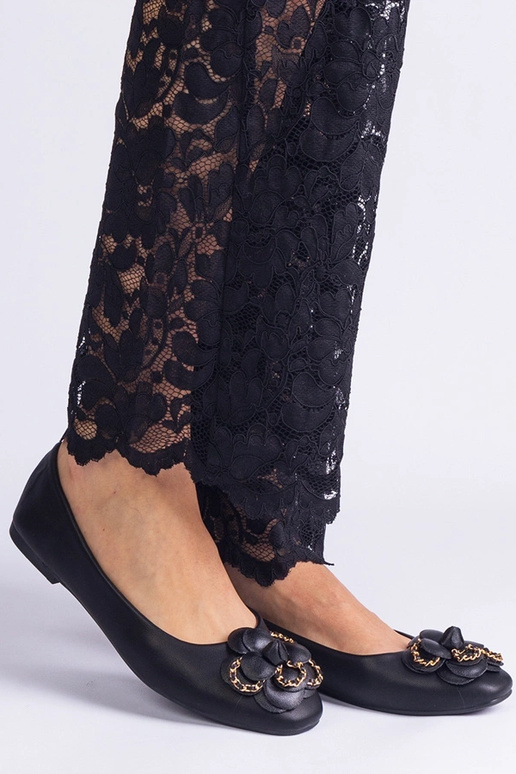 Schwarze Ballerinas mit Blumenmotiv...