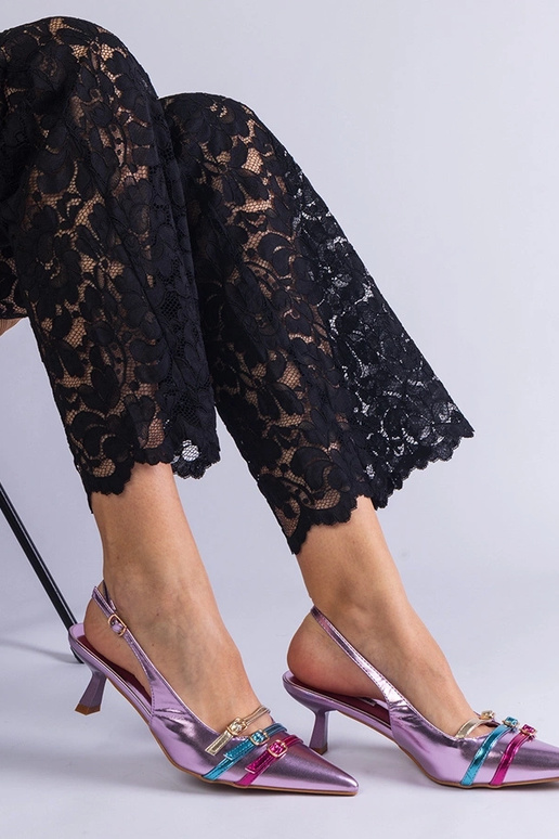 Lilafarbene Pumps mit offener Spitze...