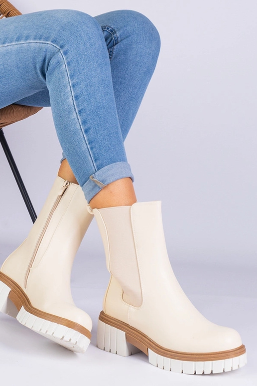 Beige Stiefeletten aus...