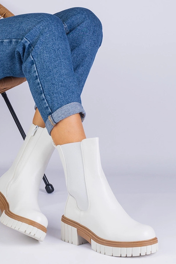 Weiße Stiefeletten aus...