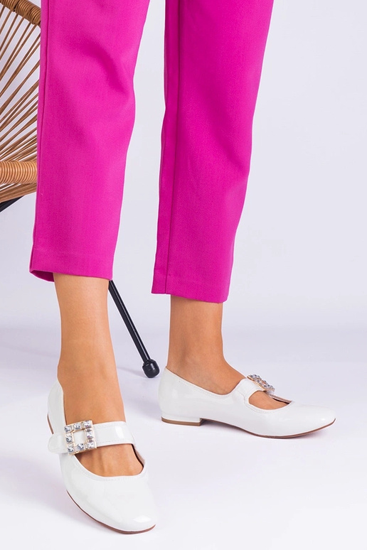 Weiße Ballerinas aus Lackleder mit...