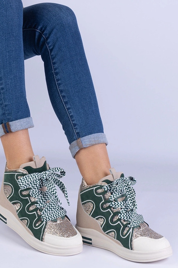 Grüne Sneaker mit dicken...