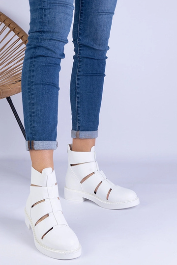 Weiße Stiefeletten aus Ökoleder mit Cut-outs und flachem Absatz Kalipso 2