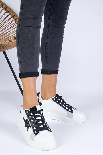 Weiße Sneaker verziert mit... 2