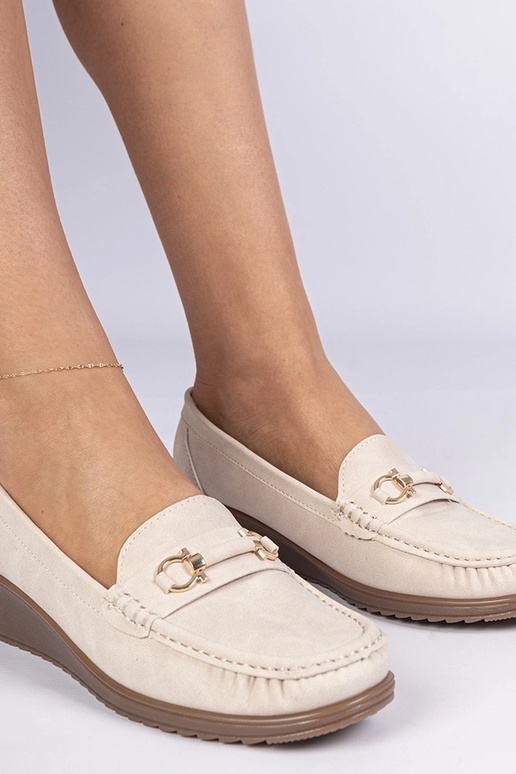 Cremefarbene Damenmokassins mit... Cremefarbene Damenmokassins mit...