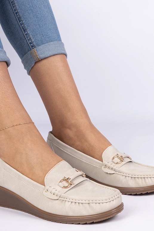 Beige Damenmokassins mit Keilabsatz... Beige Damenmokassins mit Keilabsatz...