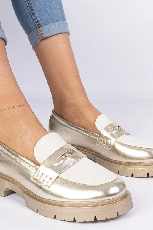 Goldene Mokassins für Damen mit... Goldene Mokassins für Damen mit...