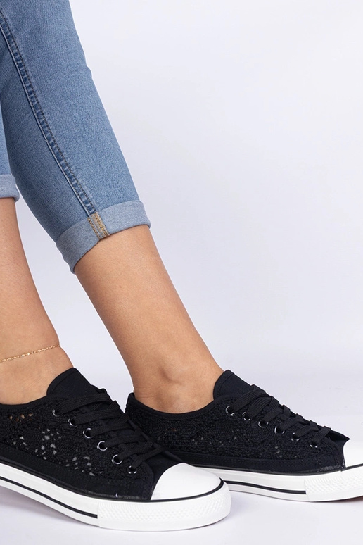 Schwarze durchbrochene...