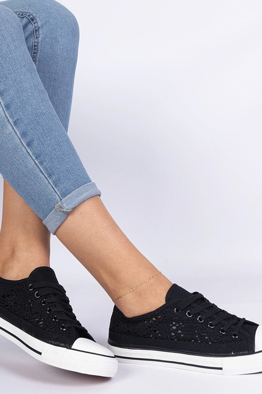 Schwarze durchbrochene...