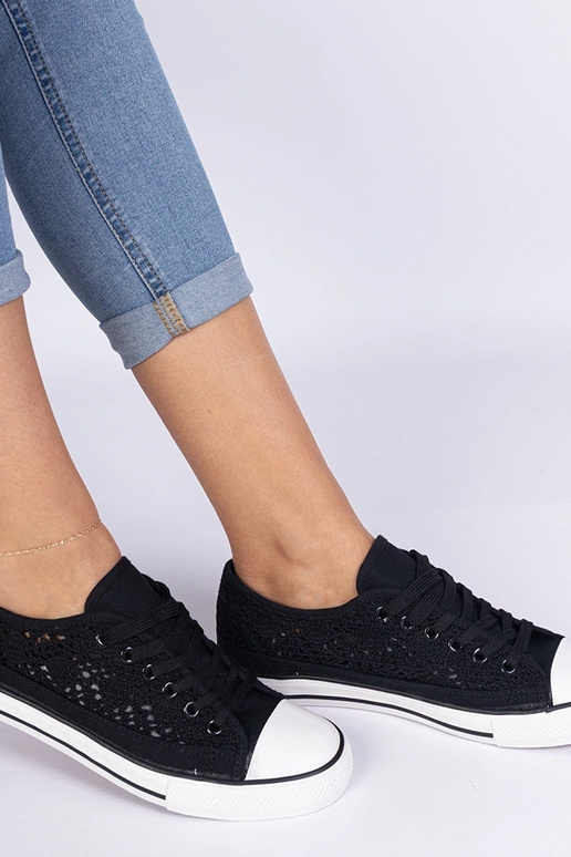 Schwarze durchbrochene...