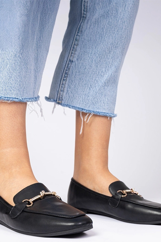 Schwarze Mokassins mit Verzierung und...