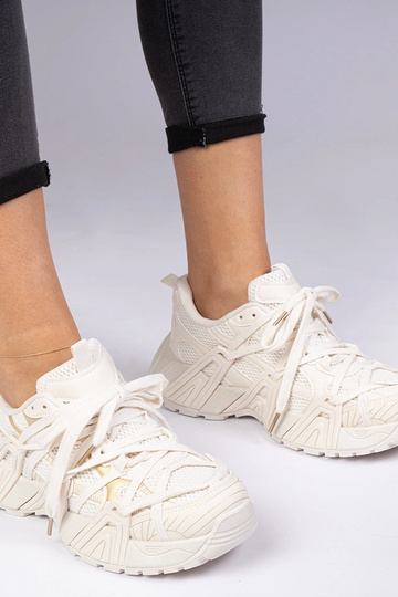 Beige Sneakers auf massiver Sohle Telda