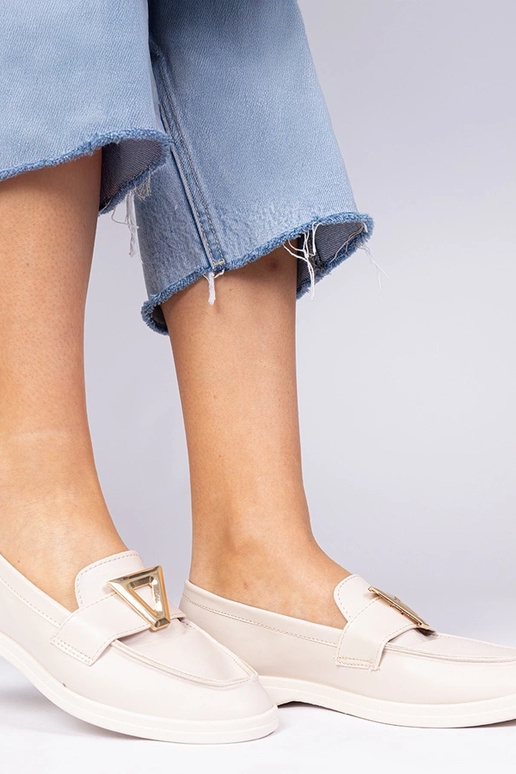 Beige Damenmokassins mit eleganter... Beige Damenmokassins mit eleganter...