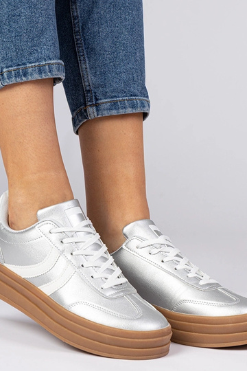 Silberne Damen-Sneaker auf Plateausohle Melly