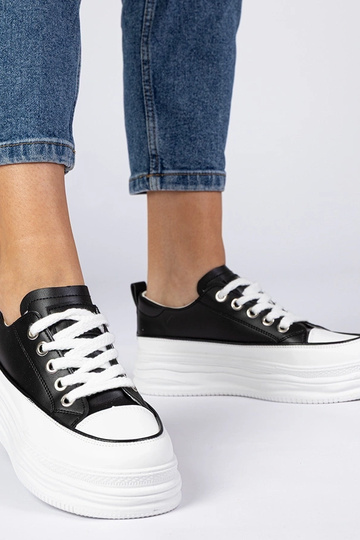 Schwarz-weiße Damen Sneakers mit hoher Sohle Selina 2
