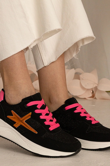 Schwarze sportliche Sneakers mit Glitzer Kaletti