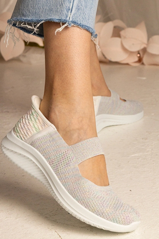 Bunte Turnschuhe mit geprägter Sohle...