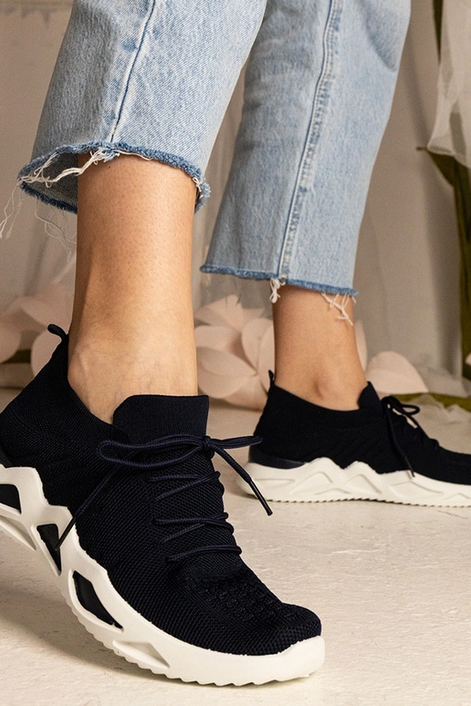 Dunkelblaue Sneakers mit...