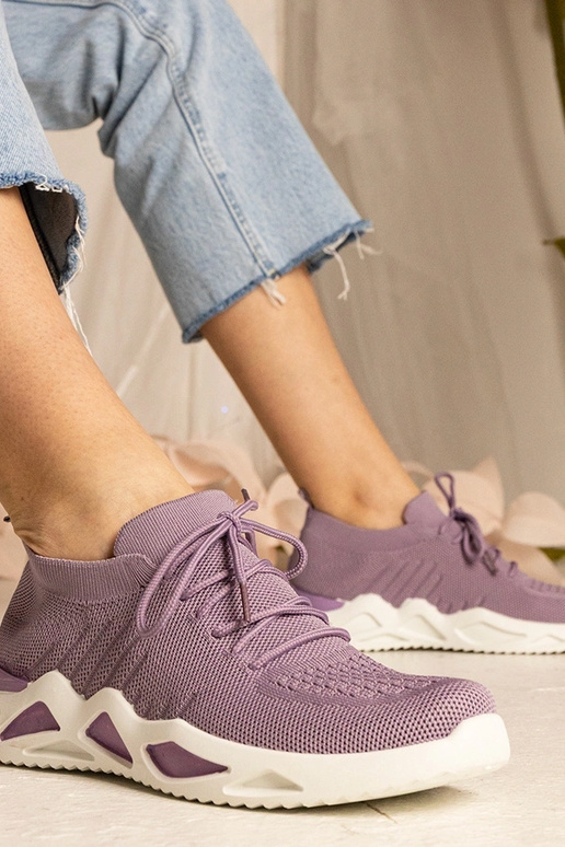 Violette Sneakers mit Sockenstiefel...