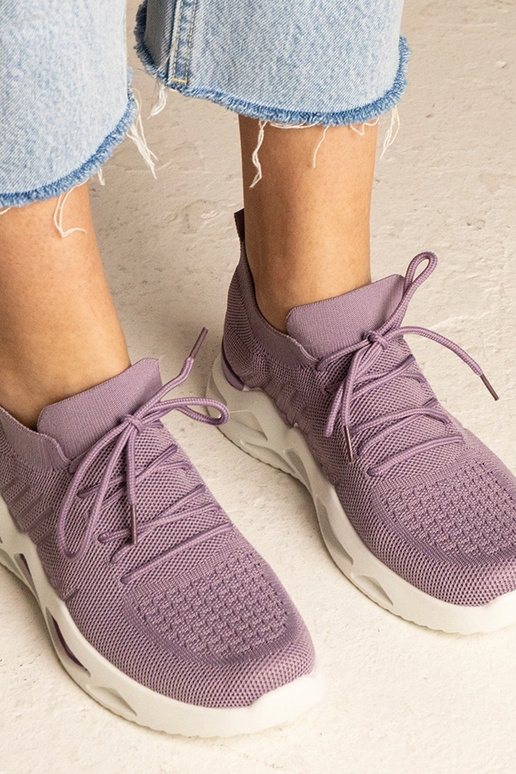 Violette Sneakers mit Sockenstiefel...