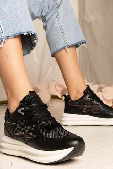 Schwarze Sneakers mit holografischen Elementen Elaiza 2