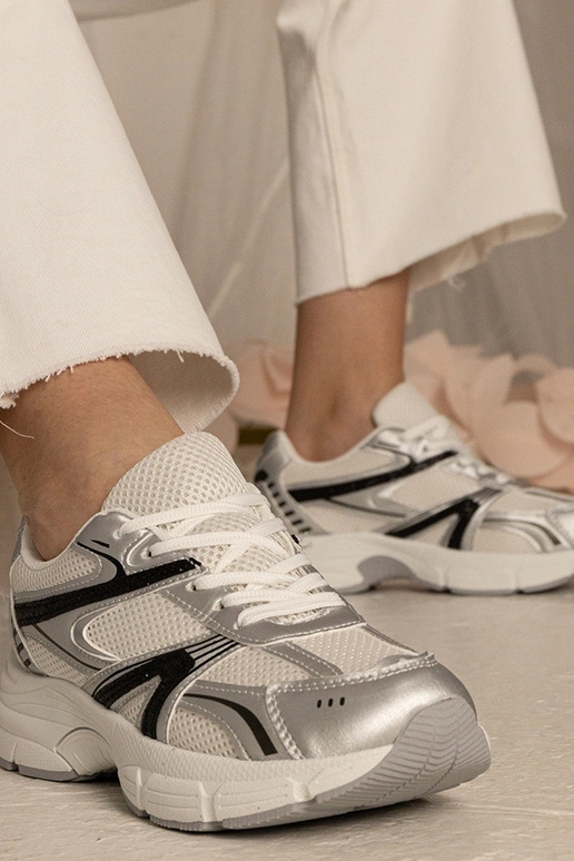 Silberne Damen Sneakers Sport mit... Silberne Damen Sneakers Sport mit...