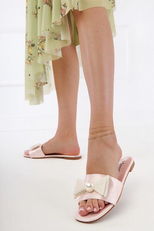 Beige satinierte Damen Hausschuhe mit...