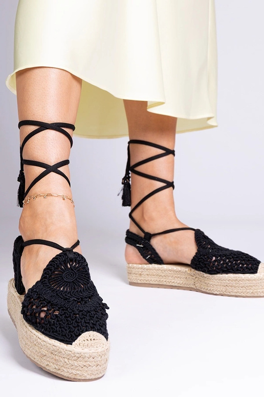 Schwarze geflochtene...