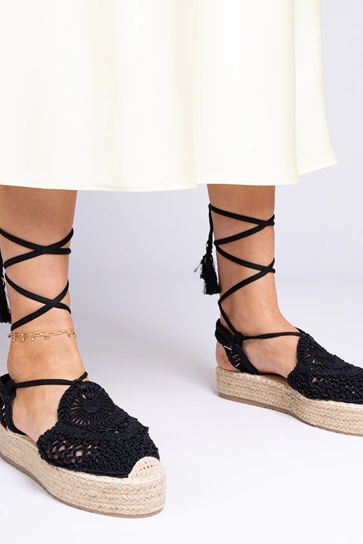 Schwarze geflochtene...