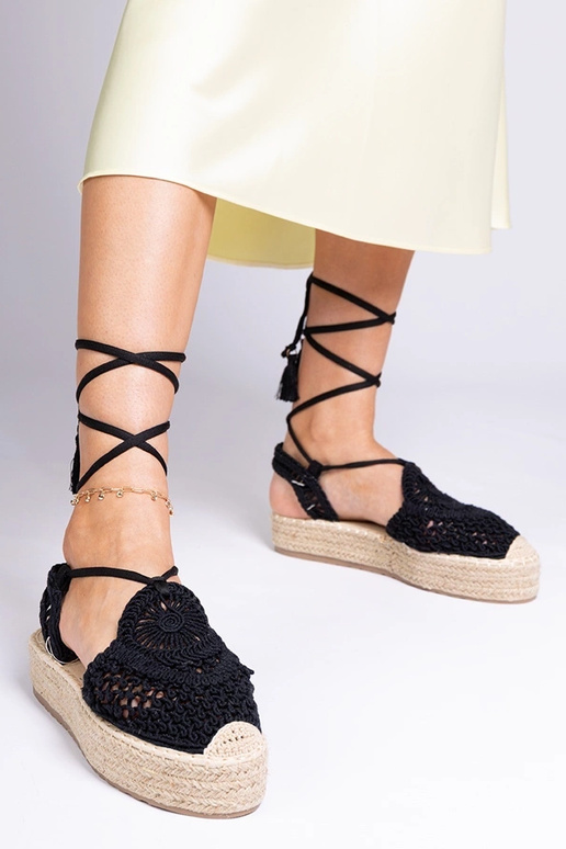 Schwarze geflochtene...