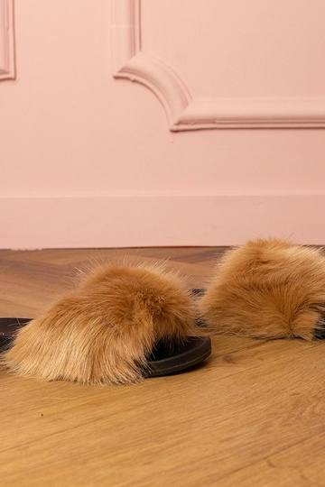 Braune Kinderhausschuhe mit...