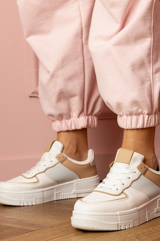 Weiß-beige Damen-Sneaker auf... Weiß-beige Damen-Sneaker auf...