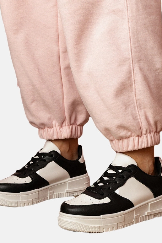 Schwarze Damen-Sneaker auf Plattform... Schwarze Damen-Sneaker auf Plattform...