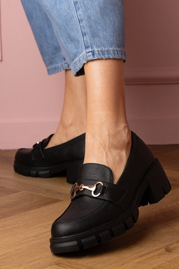 Schwarze Damen- Halbschuhe mit niedrigem Absatz und goldenen Details Marela 2