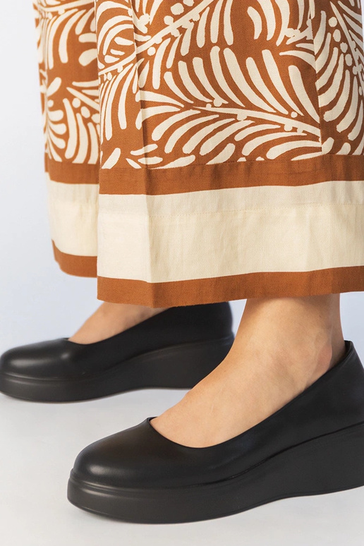 Schwarze Plateauschuhe aus...