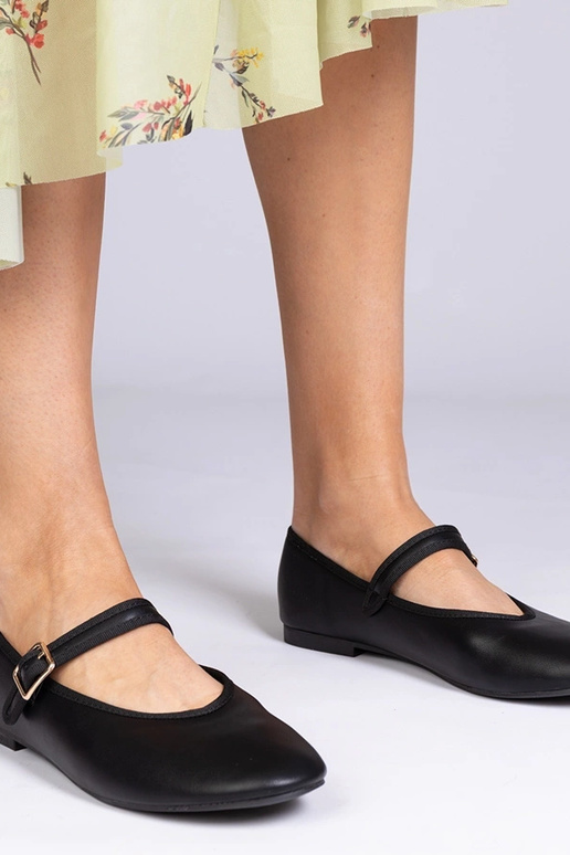 Schwarze Ballerinas mit Schnalle,... Schwarze Ballerinas mit Schnalle,...