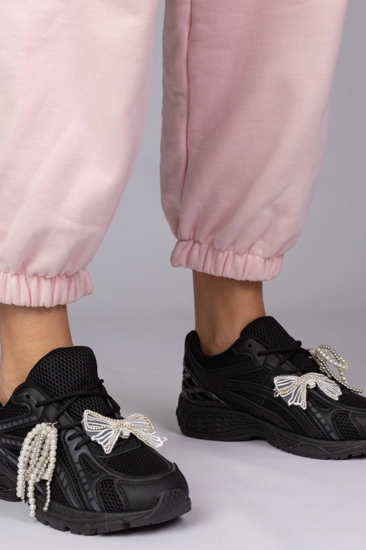 Schwarze Sportschuhe mit abnehmbaren...