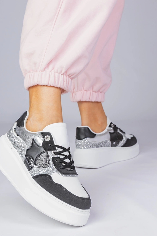 Schwarze Sportschuhe mit Glitzer und...