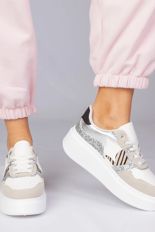 Sandfarbene Sportschuhe mit Glitzer...