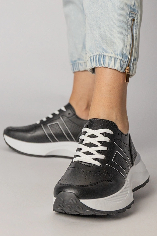 Schwarze Sportschuhe mit silbernem...