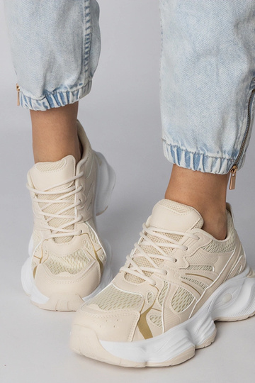 Sandfarbene Sportschuhe mit massiver Sohle, „Klarris" 2