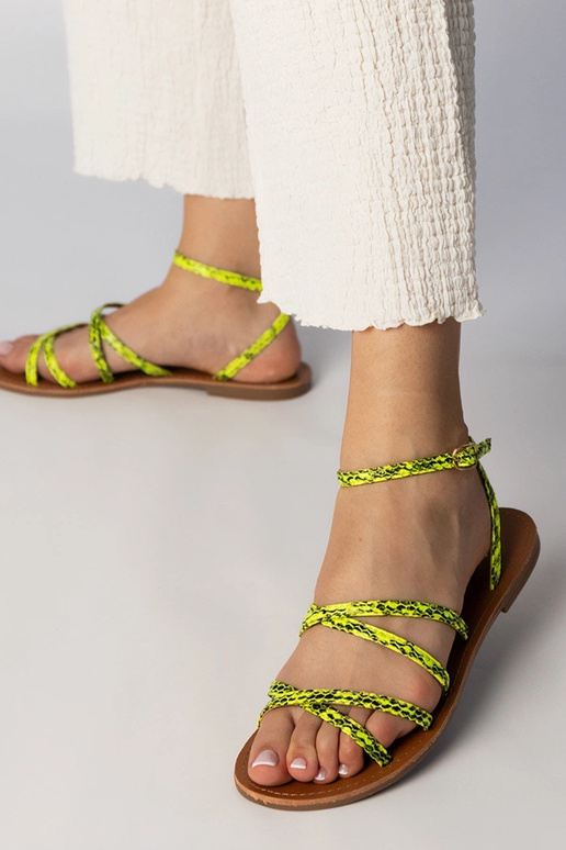 Gelbe Sandalen mit flachem Absatz,...