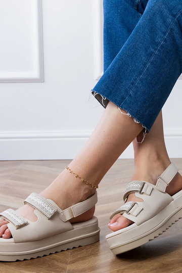 Beige Sandalen mit bestickten Riemen auf Plattform, „Jenisej" 2
