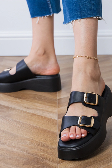 Schwarze Sandalen mit Riemen und Schnallen Wollis 2