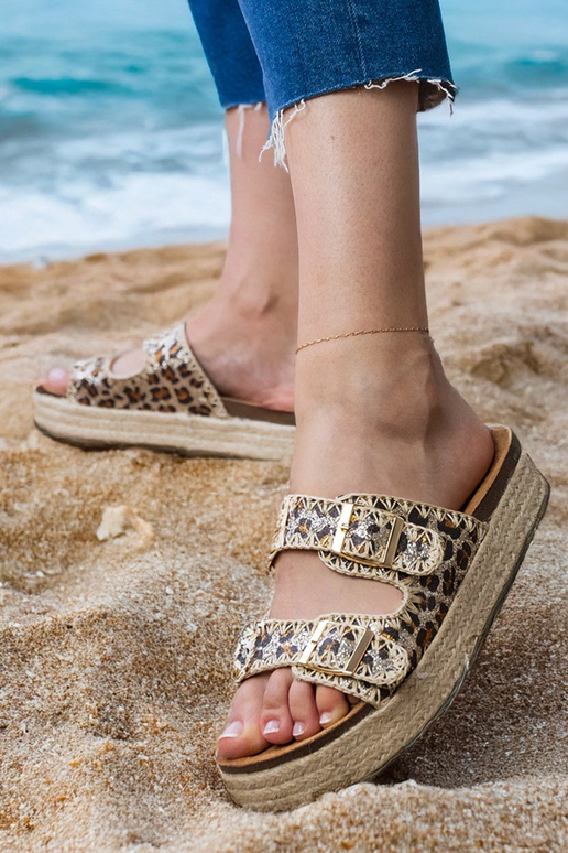 Leopardenmuster glänzende Espadrilles... Leopardenmuster glänzende Espadrilles...