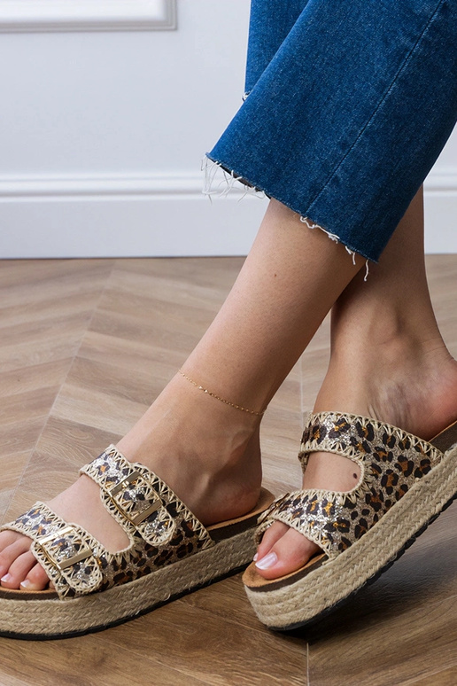 Leopardenmuster glänzende Espadrilles... Leopardenmuster glänzende Espadrilles...