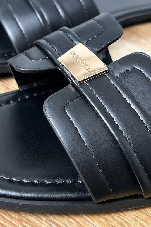 Schwarze Damenpantoletten mit... Schwarze Damenpantoletten mit...