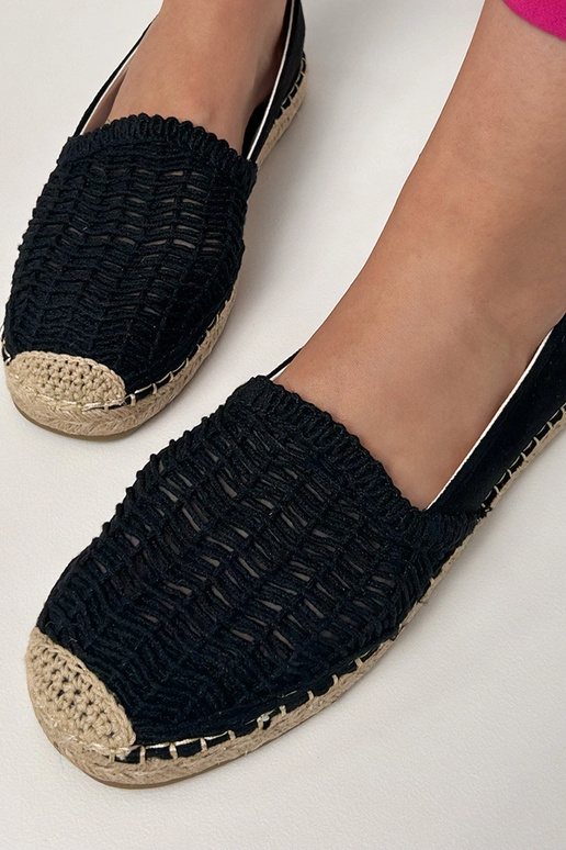 Schwarze durchbrochene Espadrilles... Schwarze durchbrochene Espadrilles...