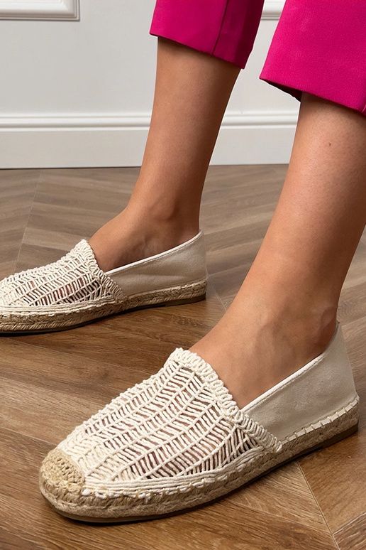 Sandfarbene durchbrochene Espadrilles... Sandfarbene durchbrochene Espadrilles...