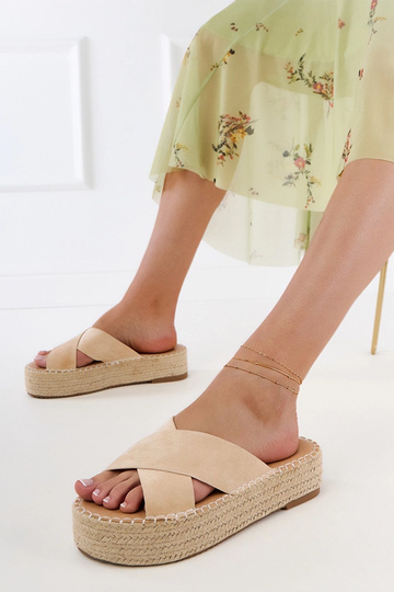 Sandfarbene Espadrilles mit Riemen auf der Plattform Jerisa